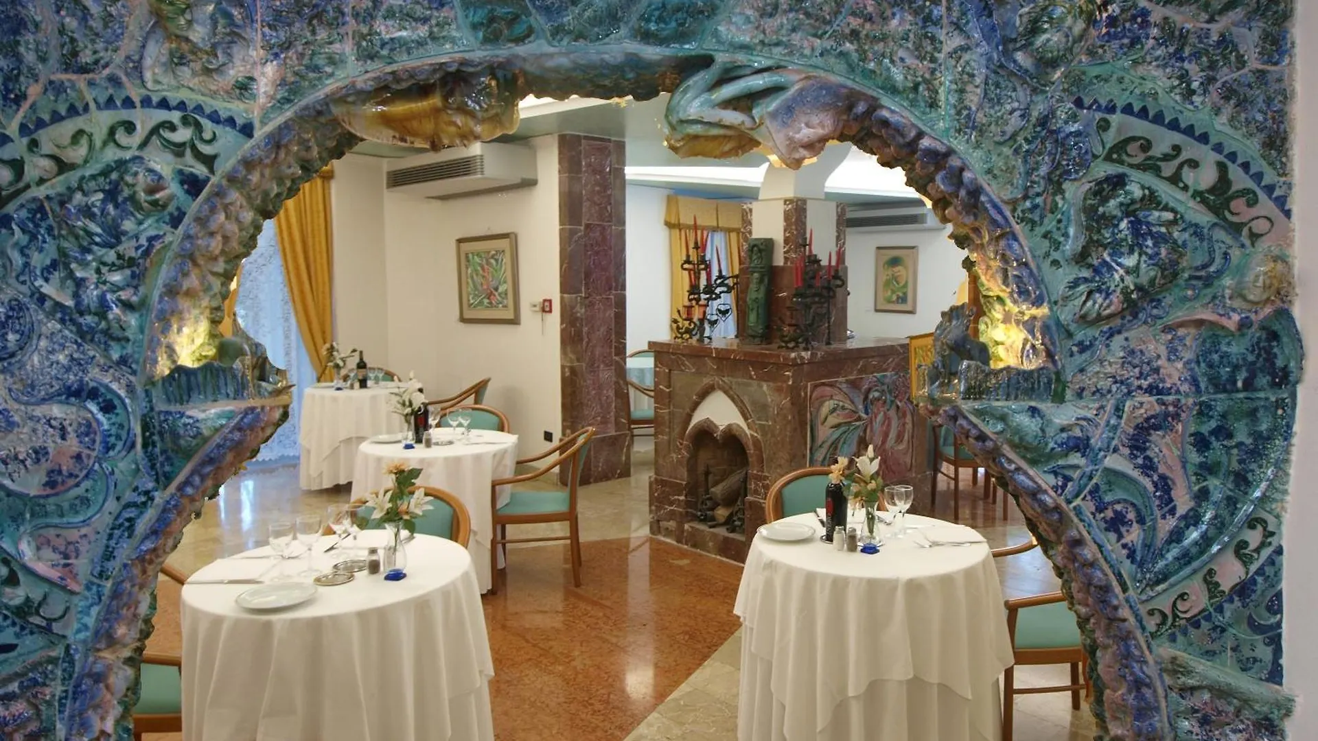 Hotel Vello D'Oro 陶尔米纳